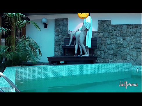 ❤️ Șeful o invită pe menajeră la piscină, dar nu a putut rezista la o partidă fierbinte ️  at ro.redpornpictures.ru ﹏